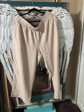 Beige Women's Relaxed Linen-Blend Pants